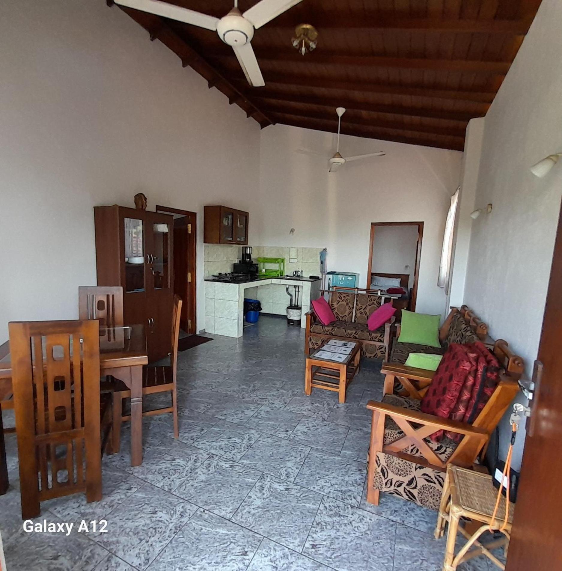Slg Villa Хіккадува Екстер'єр фото